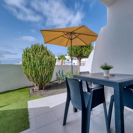 Дом отдыха Casa Bella - Shared Pool And Terrace By Lanzarote